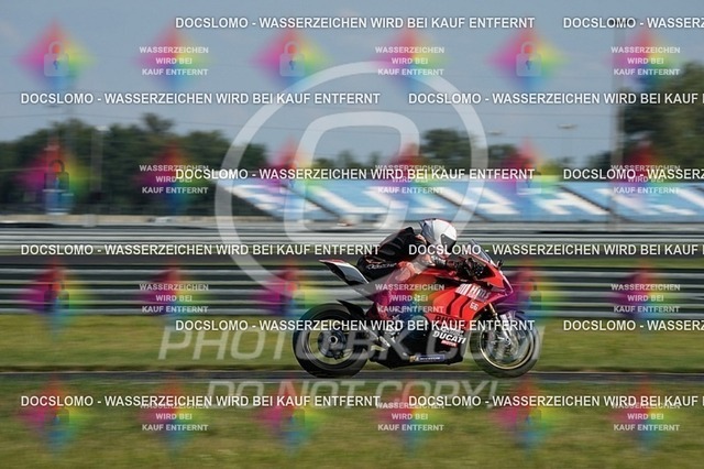 2025_07_19_PBK_22652 | Sportfotografie; SlowMotion; Video; Rennstrecke; Hafeneger; Speer; Racing; RSE; BMW; CBO; Trackday; Motorsportarena; Hockenheimring; Brno; Most; Barcelona; Valencia
