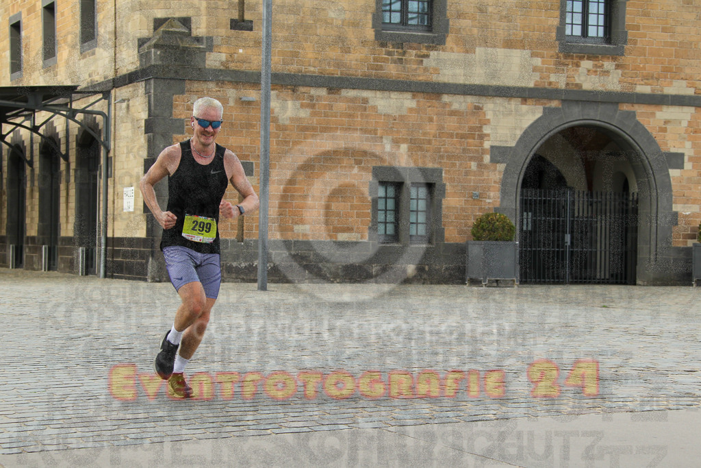 250920_1519_EV4_8456 | Sportfotografie im Rhein-Sieg Kreis, Köln, Bonn, NRW, Rheinland Pfalz, Hessen, etc. Unser Tätigkeitsfeld umfasst den Laufsport vom Volkslauf über den Marathon, Duathlon, Triathon bis zum Ultralauf wie Kölnpfad Ultra oder Schindertrail.