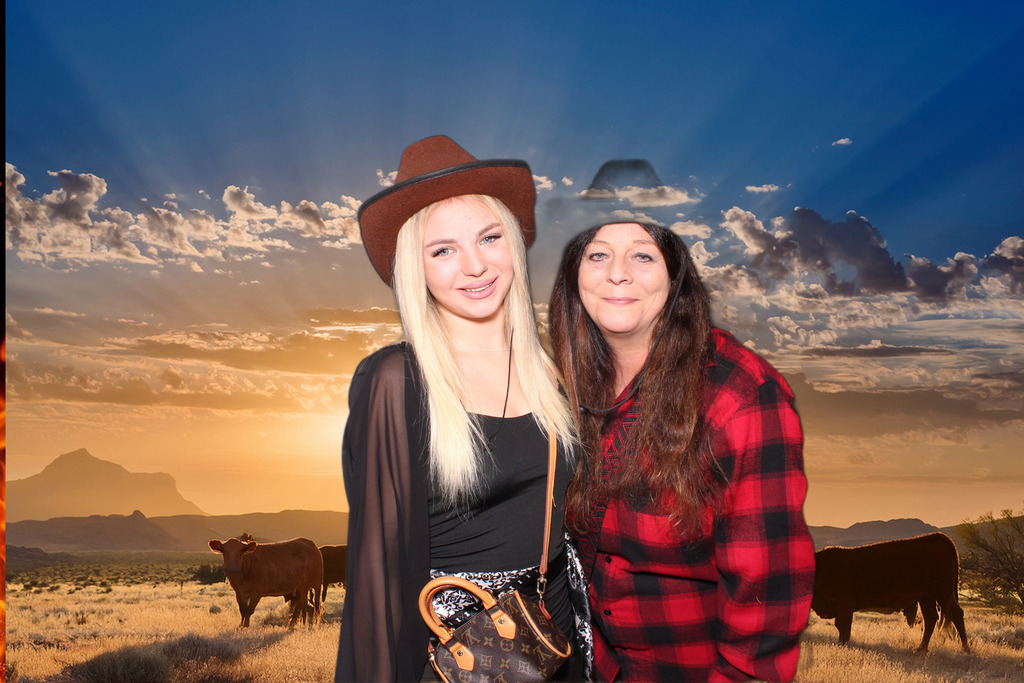 top-top.de-251025-0021 | Foto, Video, Fotografie, Videografie, Fotobox, DJ, Discjockey, Musik, Musikbox, Veranstaltung, Photobooth, Amazon, Ebay, Buchtipp, Bestseller, Autor, Verlag, Buch, Wesel, Hamminkeln, NRW, Dinslaken, Rees, Drohne, Hochzeit, Party, Fotobox, Wesel, Fotograf