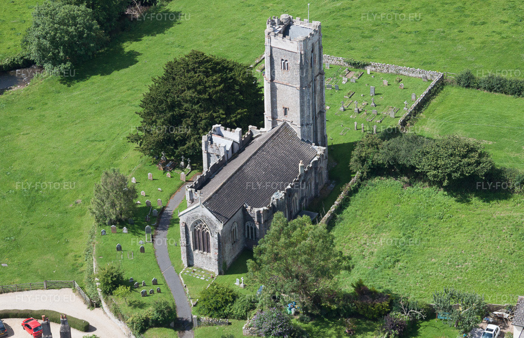 Vue aérienne: Église baptiste Saint-Jean dans Littlehempston à le quartier Littlehempston in Totnes dans le département Angleterre, Grande Bretagne. Photo: IMG_19762.jpg prise le 25/07/2009 par Werner Riehm/FLY-FOTO.euRésolution de l'original: 3965 x 2558 px