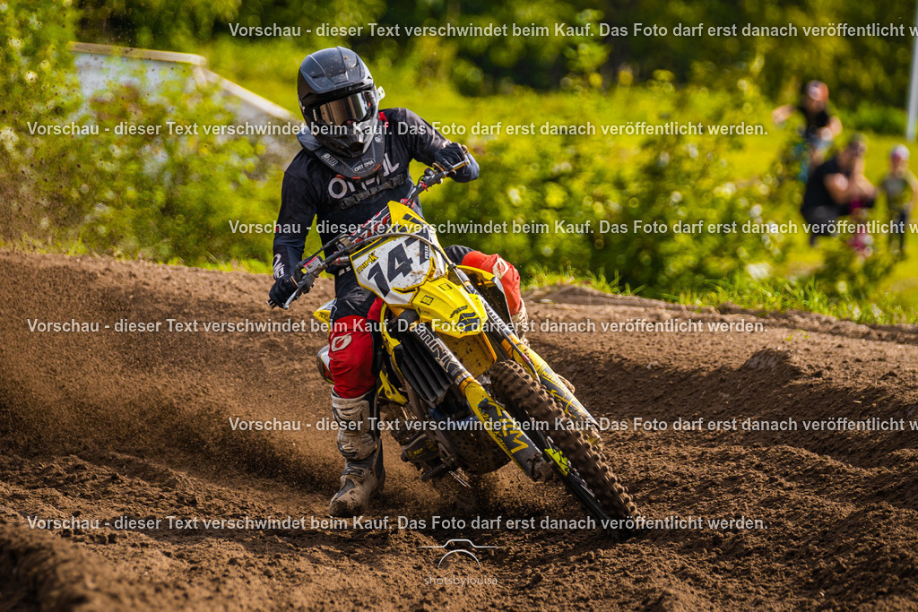 09_21_LM_Schenkenhorst-8360 | Sportfotografin aus Berlin-Brandenburg mit Fokus auf Motocross. Ich halte deine sportliche Leistung und echte Emotionen auf und neben der Strecke professionell fest. Entdecke die Fotos von deinem Rennen und bestelle sie direkt hier im Shop.