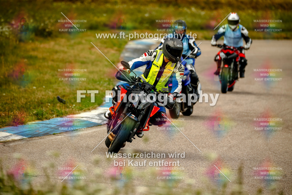 Chambley Juli-0893 | Hier findet Ihr Bilder von Touristenfahrten auf der Nürburgring Nordschleife oder von anderen Veranstaltungen die ich besucht habe. Viel Spass beim Durch Schauen 