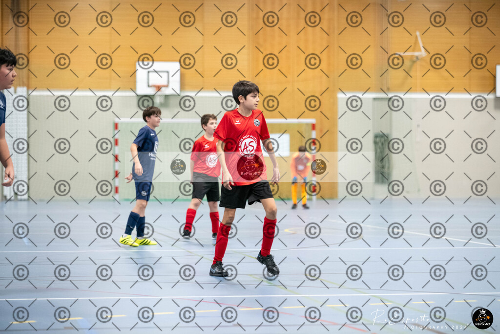 20241123_FCR-Hallenturnier-D_1_075 | Sport und Naturfotografie von Roberto Esposito zeigt echte Momente Bewegung und die Schönheit der Natur. Ausdrucksstarke Bilder schaffen Emotionen.
