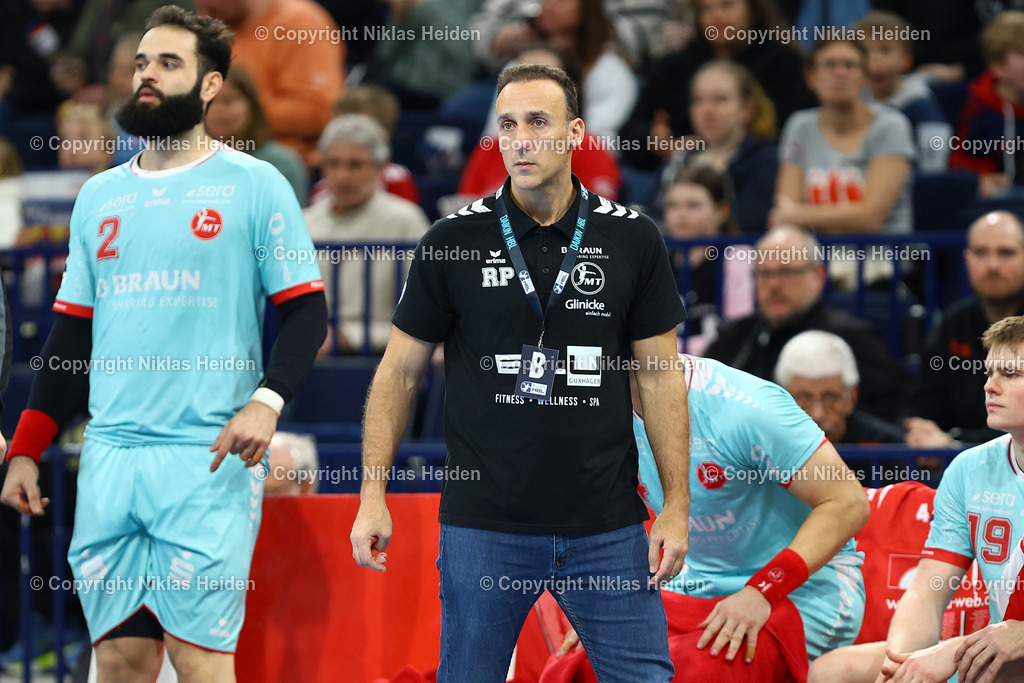 NH_HSVHamburg_MTMelsungen_HandballBundesliga_22022026 | Roberto Garcia Parrondo (Trainer, MT Melsungen)Handball I Herren I Bundesliga (Daikin HBL) I Saison 2025-2026 I 22. Spieltag I Handball Sport Verein Hamburg - MT Melsungen I 22.02.2026 I Barclays Arena