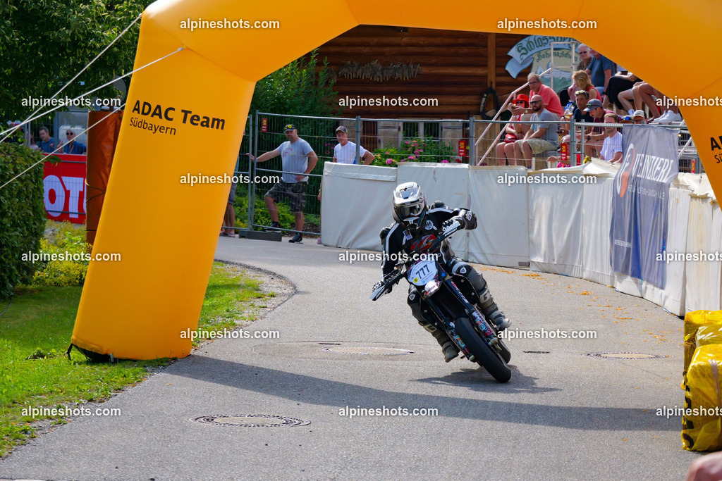 P1025603 | Erleben Sie atemberaubende, hochqualitative Fotos Ihrer Fahrt entlang der malerischen Alpenstraßen. Besuchen Sie alpineshots.com, um professionelle Aufnahmen Ihrer unvergesslichen Reise zu finden und zu kaufen - Realisiert mit Pictrs.com