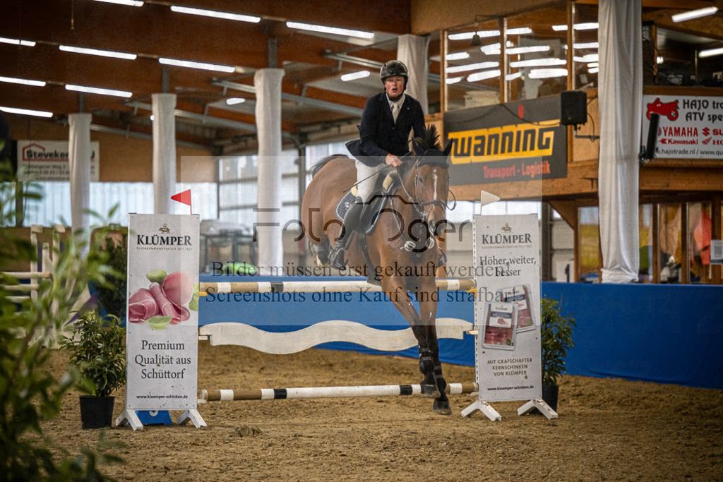 DOS_3784 | Entdecke hochwertige Reitturnierfotos von Foto Oger. Professionell, emotional und authentisch – jetzt Lieblingsmomente im Shop bestellen.Deutschlandweite Turnierfotografie. - Realisiert mit Pictrs.com