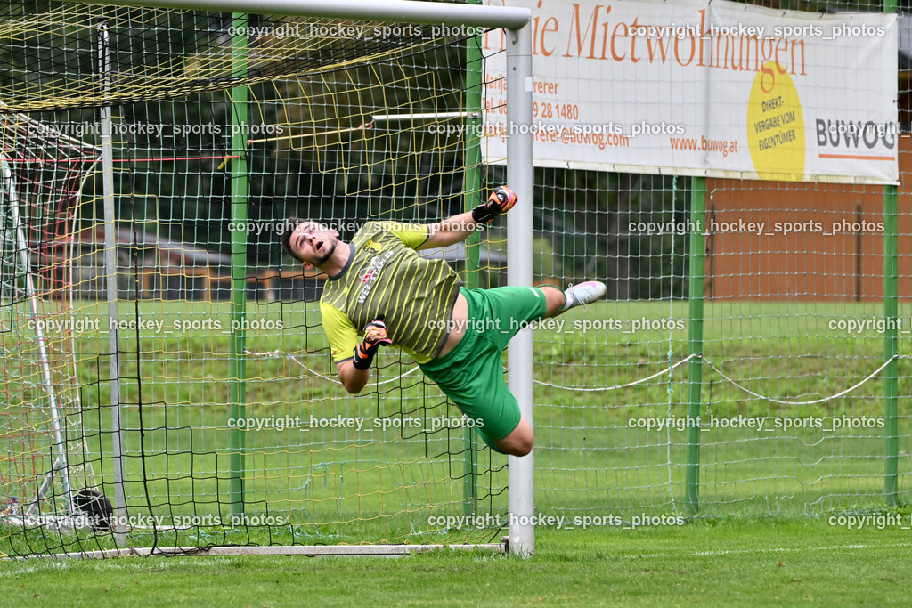 SV Arnoldstein vs. ATUS Velden | #1 Moritz Zimmermann SV Arnoldstein, Flugeinlage, SV Arnoldstein vs. ATUS Velden, SV Arnoldstein vs. ATUS Velden am 16.09.2025 in Arnoldstein (Waldparkstadion Arnoldstein), Austria, (Photo by Bernd Stefan)