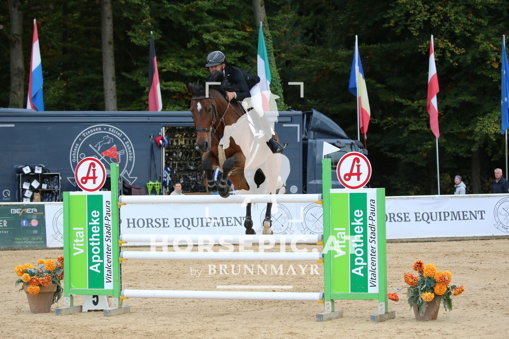 DL2Q5898 | Willkommen bei Brunnmayr - Design & Fotografie – Ihrem Spezialisten für Reitturniere und Pferdeveranstaltungen in Oberösterreich, Salzburg und Bayern! Seit über 17 Jahren sind wir leidenschaftlich dabei.