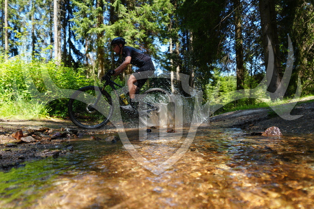FC604878 | Fotogalerie der Treibjagd im Dunkelwald - Dein MTB Etappenrennen im Erzgebirge - Realisiert mit Pictrs.com