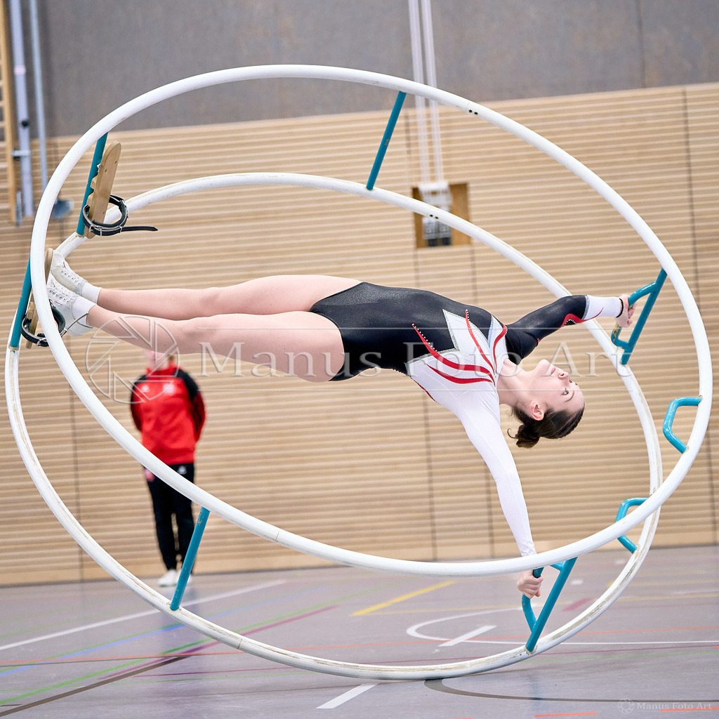 B-DSC07152 | Professionelle Sportfotografie in Hamburg, Schleswig-Holstein und Niedersachsen – spezialisiert auf Rhönrad, Geräteturnen, Leistungsturnen und rhythmische Sportgymnastik. Bundesweite Begleitung von Rhönrad-Events. Jetzt Sport-Fotos - Realisiert mit Pictrs.com
