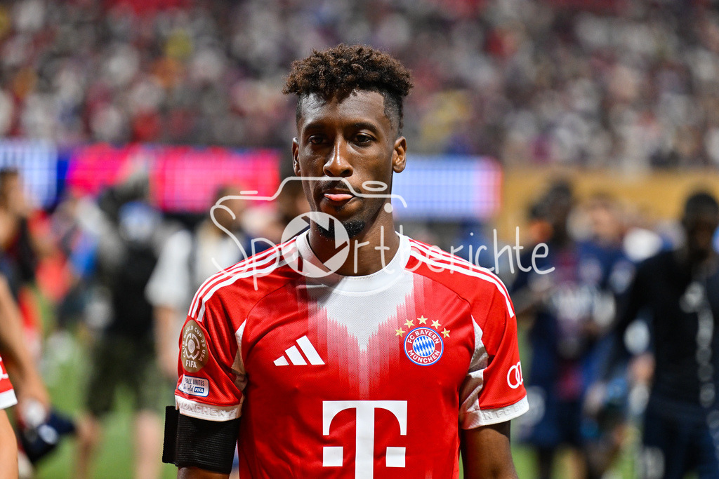Paris Saint Germain - FC Bayern München | haengende Koepfe der Bayern Spieler nach dem aus im Viertelfinale gegen Paris - hier im Bild Kingsley COMAN (FC Bayern Muenchen 11) / Einzelfoto / Freisteller / FIFA Club World Cup: Paris Saint Germain - FC Bayern Muenchen, Mercedes Benz Stadium am 05.07.2025 / NOT FOR SALE IN USA