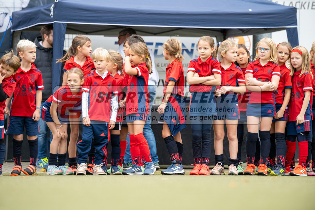 SFE_20231022_0007 | Deutsche Meisterschaft Weibliche U16 Finale Uhlenhorst Mülheim - Düsseldorfer HC am 22.10.2023 in Köln (Düsseldorfer Hockeyclub 1905 e.V.), Photo: Stephan Fehrmann 2023 (Sports-Gallery)