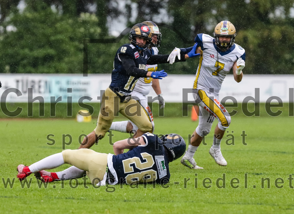 2022-05-29_006_Erding_Bulls_gegen_Nuernberg_Rams | Erding, Deutschland, 29.05.2022:
Fußball, Regionalliga 2022, 5. Spieltag, Erding Bulls gegen Nürnberg Rams, Endergebnis: 10:16

Lukas Schattner (Erding Bulls, #7)

Foto: Christian Riedel / fotografie-riedel.net