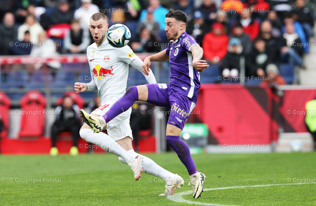 A_LUI_21042024_11 | SPORT,FUSSBALL.ADMIRAL BUNDESLIGA RED BULL SALZBURG-AUSTRIA KLAGENFURT. 21.04.2024 IM BILD: STRAHINJA PAVLOVIC  (SALZBURG) UND SINAN KARWEINA  (KLAGENFURT) FOTO.FOTOLUI/MW