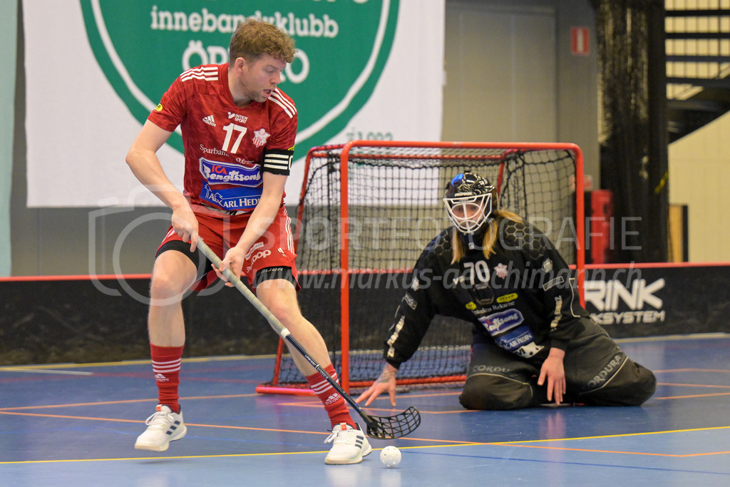 Lillan IBK vs Strängnäs IBK - 17. März 2024 | Lillan IBK vs Strängnäs IBK
Idrottshuset Örebro, Arenahallen, Örebro
Kalle Karlsson K (#17 Strängnäs IBK) und Wiktor Åkerstedt (#70 Strängnäs IBK).
Bild: Sportfotografie Markus Aeschimann | www.markus-aeschimann.ch - Realisiert mit Pictrs.com