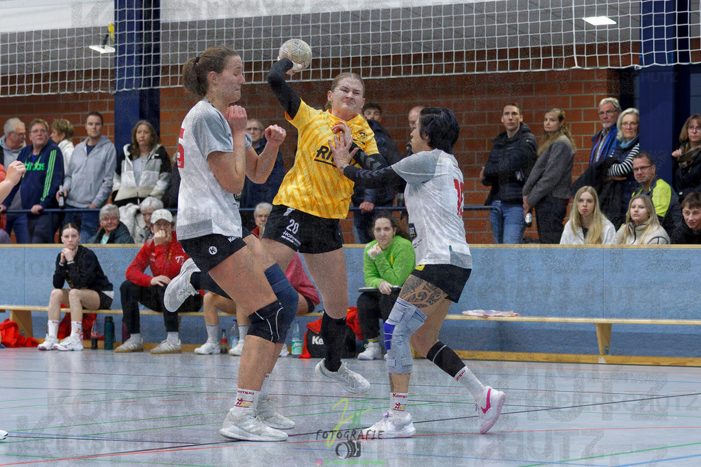 Frauen Oberliga Mitte (HHV); HSG Eibelshausen/Ewersbach - HSG Wettenberg II | Frauen Oberliga Mitte (HHV); HSG Eibelshausen/Ewersbach - HSG Wettenberg II am 13.12.2025 in Steinbrücken (Sporthalle am Hammerweiher)Photo © 2025 - Jörg Heinrich - Realisiert mit Pictrs.com