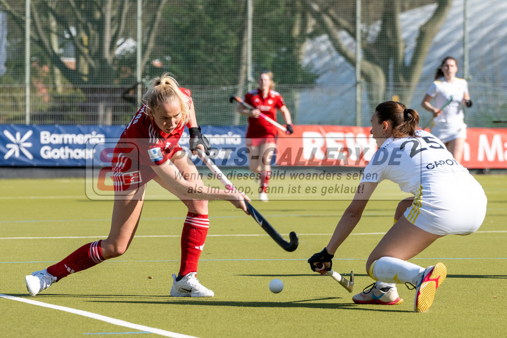 SFE_20260322_0050 | Köln, Deutschland, 22.03.26: Feldhockey 1. Bundesliga Damen zwischen Rot-Weiss Köln - Harvestehuder HTC im REWE Sportpark am 22.03.2026 in Köln, Deutschland. (Foto von Stephan Fehrmann)Köln, Germany, 22.03.26: Feldhockey 1. Bundesliga Damen between Rot-Weiss Köln - Harvestehuder HTC in REWE Sportpark at 22.03.2026 in Köln, Deutschland. (Foto from Stephan Fehrmann)