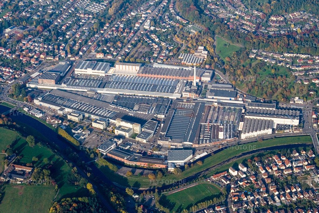 Luftbild: Werksgelände der Daimler AG Mercedes-Benz Werk Gaggenau in Gaggenau im Bundesland Baden-Württemberg in Deutschland. Foto: IMG_14007.jpg vom 11.10.2008 durch Werner Riehm/FLY-FOTO.de