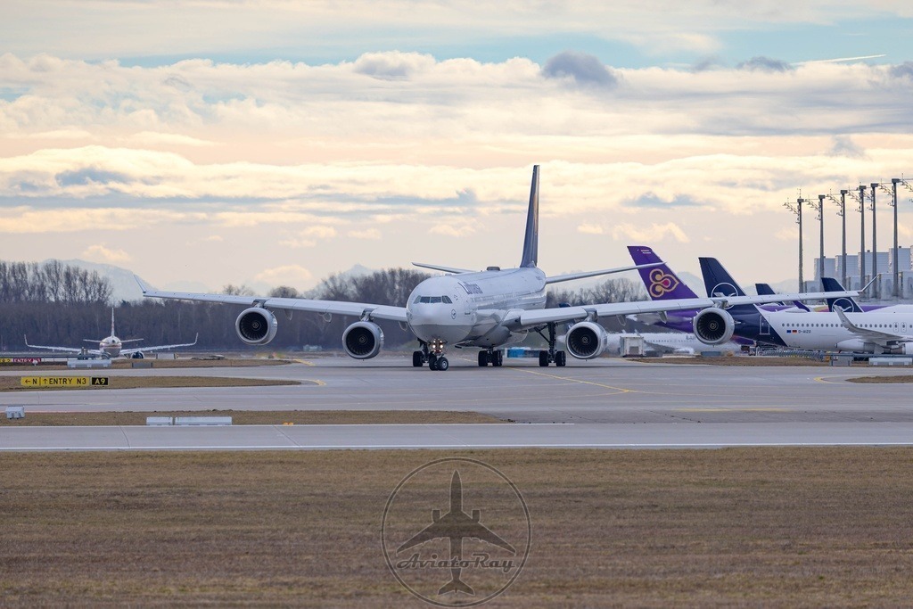 LH410-A346-D-AIHV-MUC-JFK-20240204-1-topaz-sharpen | Browse breathtaking aviation photography and order high-quality prints from AviatoRay's gallery. Perfect for enthusiasts and collectors. - Realisiert mit Pictrs.com