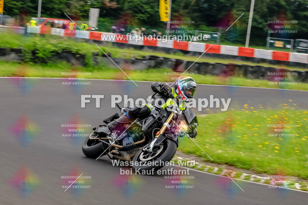 VBK-7025 | Hier findet Ihr Bilder von Touristenfahrten auf der Nürburgring Nordschleife oder von anderen Veranstaltungen die ich besucht habe. Viel Spass beim Durch Schauen 