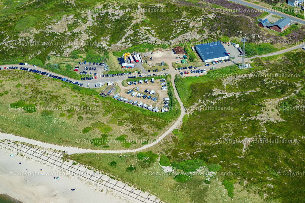 Sylt_Hörnum_Wohnmobil_Stellplatz_ELS_59700825 | HöRNUM (SYLT) 13.08.2025 Wohnmobile auf dem Wohnmobilstellplatz am Zeltplatz in Hörnum (Sylt) Insel Sylt im Bundesland Schleswig-Holstein, Deutschland. Weiterführende Informationen bei: Sylt Marketing GmbH. // RVs on the RV site on place Zeltplatz in Hoernum (Sylt) island Sylt in the state Schleswig-Holstein, Germany. Further information at: Sylt Marketing GmbH. Foto: Martin Elsen