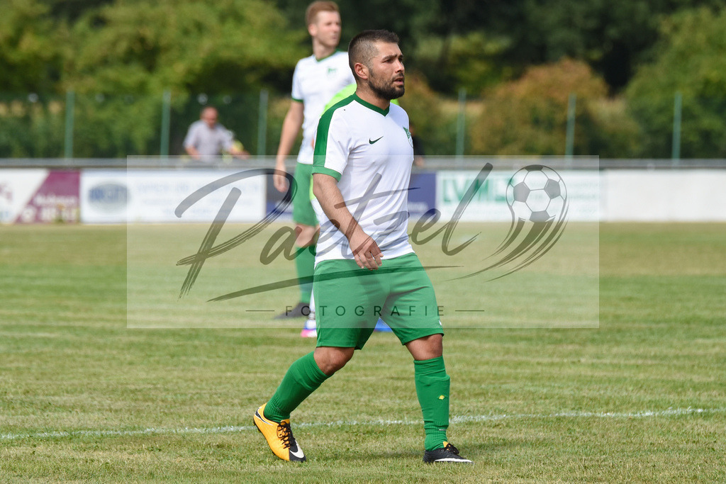 20180812_OHRBEL_0014 | Fußball, Herren:   beim Spiel der 1. Kreisklasse zwischen SV Ohrbeck vs. SVC Belm-Powe II am 12.08.2018 an der Hüggelkampfbahn in Ohrbeck-Hasbergen, Deutschland.(Foto von Nico Paetzel) - Realisiert mit Pictrs.com