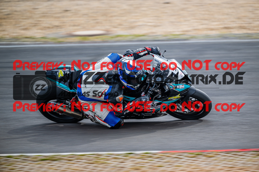 MaZZes_FotoMatrix_230719_1334 | WEISS