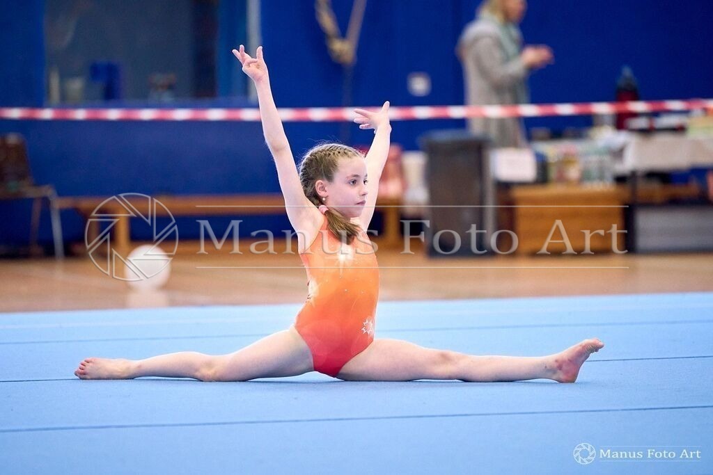 2024-04-30-2-3-B-DSC01867 | Professionelle Sportfotografie in Hamburg, Schleswig-Holstein und Niedersachsen – spezialisiert auf Rhönrad, Geräteturnen, Leistungsturnen und rhythmische Sportgymnastik. Bundesweite Begleitung von Rhönrad-Events. Jetzt Sport-Fotos - Realisiert mit Pictrs.com