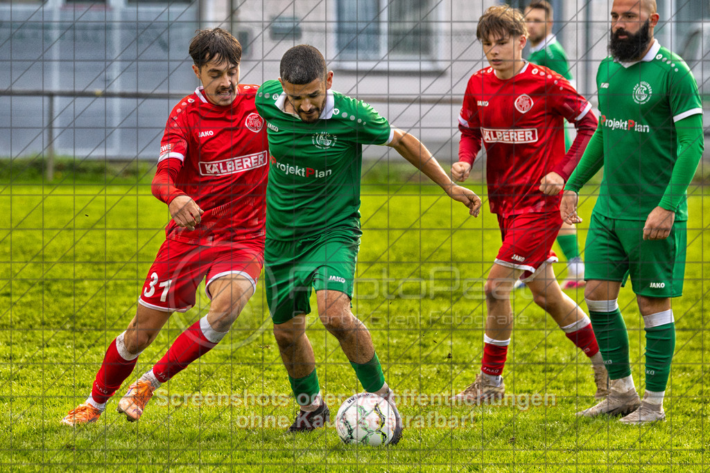 20261011_161608_0329-Bearbeitet_(c)_by_PhotoPeet | Samil Gün (KSG Eislingen #18) und Maximilian Gäbler (1.FC Donzdorf #31)KSG Eislingen (grün) vs. 1.FC Donzdorf (rot), Fußball, Bezirksliga - Bezirk Neckar/Fils, 07. Spieltag, Saison 2026/2027, Rasensportplatz, Albstraße 69, 73054 Eislingen, 11.10.2026 - 15:00 Uhr,Foto: PhotoPeet / Sport- &amp; Eventfotografie / Peter Harich