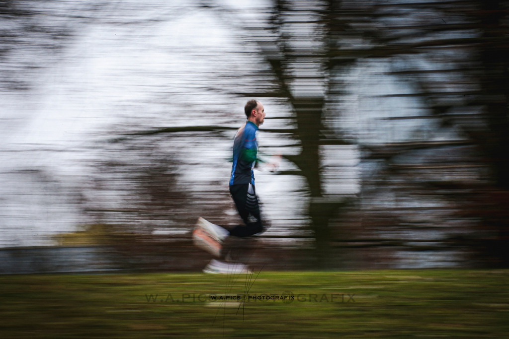 ..... | Linz, AUSTRIA,14. Dezember 25, ALOHA WINTERLAUF DEZEMBER 25 , Image shows: Photo: WAPICS / Andreas Willdoner
