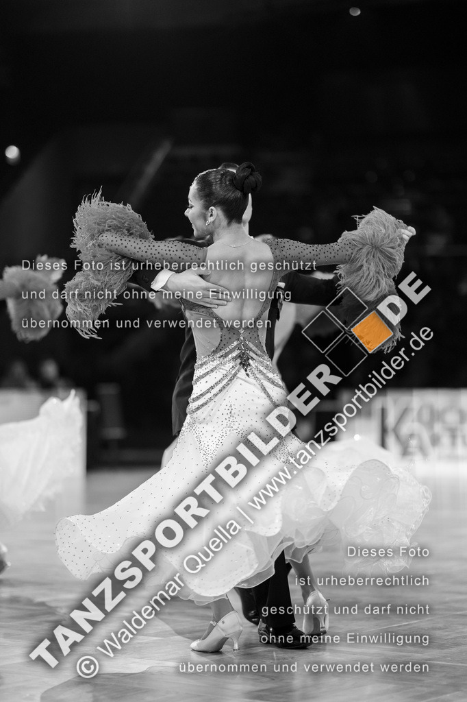 20251206-04398 | Hier finden Sie Tanz Bilder vom Latein und Standard Formationen tanzen. Sportbilder vom Tanzsport. Schöne Fotos und von Weltmeisterschaft, Europameisterschaft, Bundesliga, Regionalliga, Oberliga und Landesliga sowie von GOC Stuttgart, DanceComp, WM Bremen