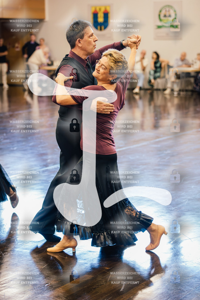 LM Hessen Viernheim - Sen III D Standard 2nd (13) Martin Sachs _ Martina Sachs (TSC Groß-Gerau d. TV 1846)-2026-08-30-9700 | Webshop for digital downloads and prints of dance sport, event & show photographer Julian Link - Realisiert mit Pictrs.com