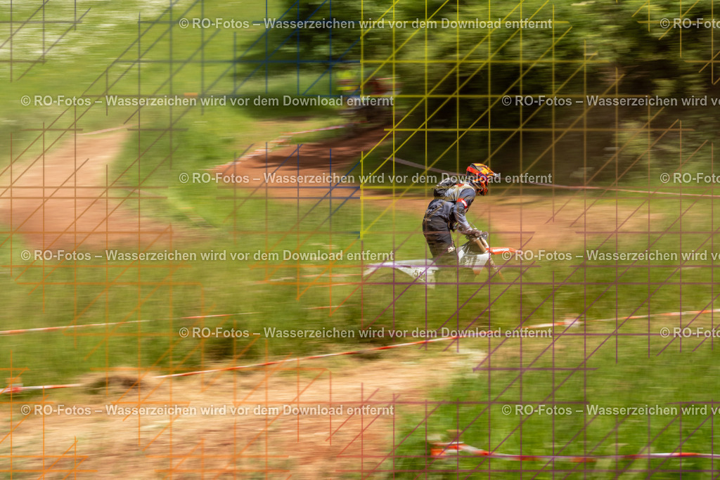 Wolfshausen 5 Lauf -495 | Sportfotografie von RO-Fotos: Motorsport, Motocross, Enduro, Laufveranstaltungen und Triathlon. Professionelle Fotos von Sportlern und Events. - Realisiert mit Pictrs.com