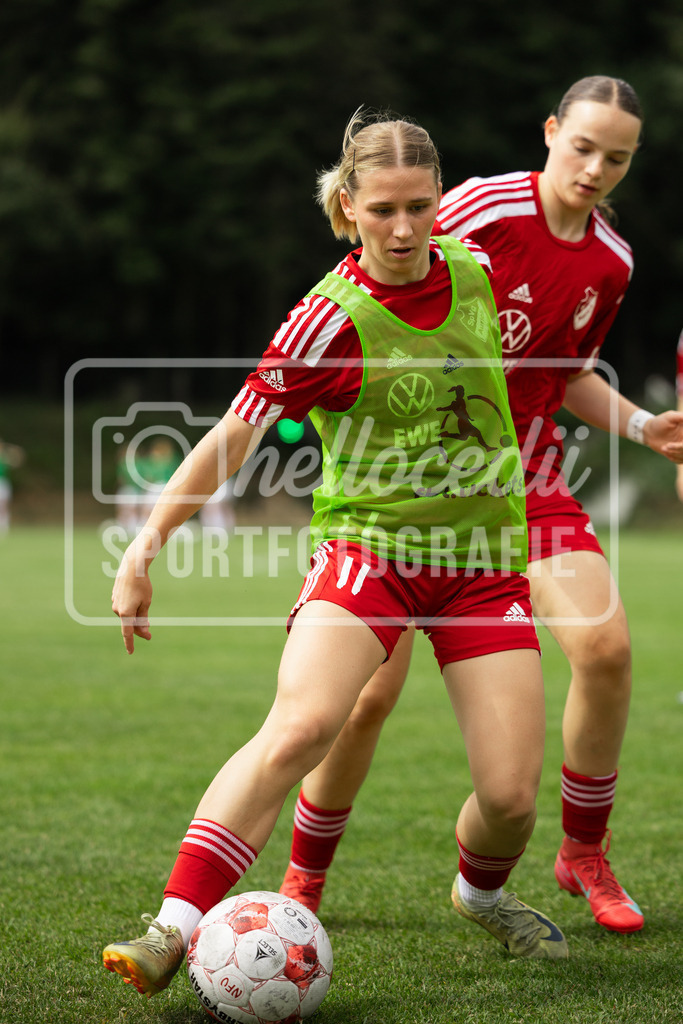 Fußball I Frauen I Testspiel I SpVg Aurich - DJK Arminia Ibbenbüren I 15235 | realhellocedii - Realisiert mit Pictrs.com