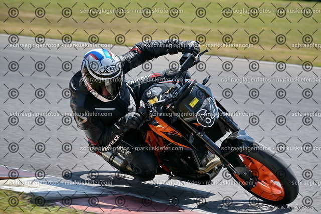 25bt04-0830 | markuskiefer.com - Realisiert mit Pictrs.com