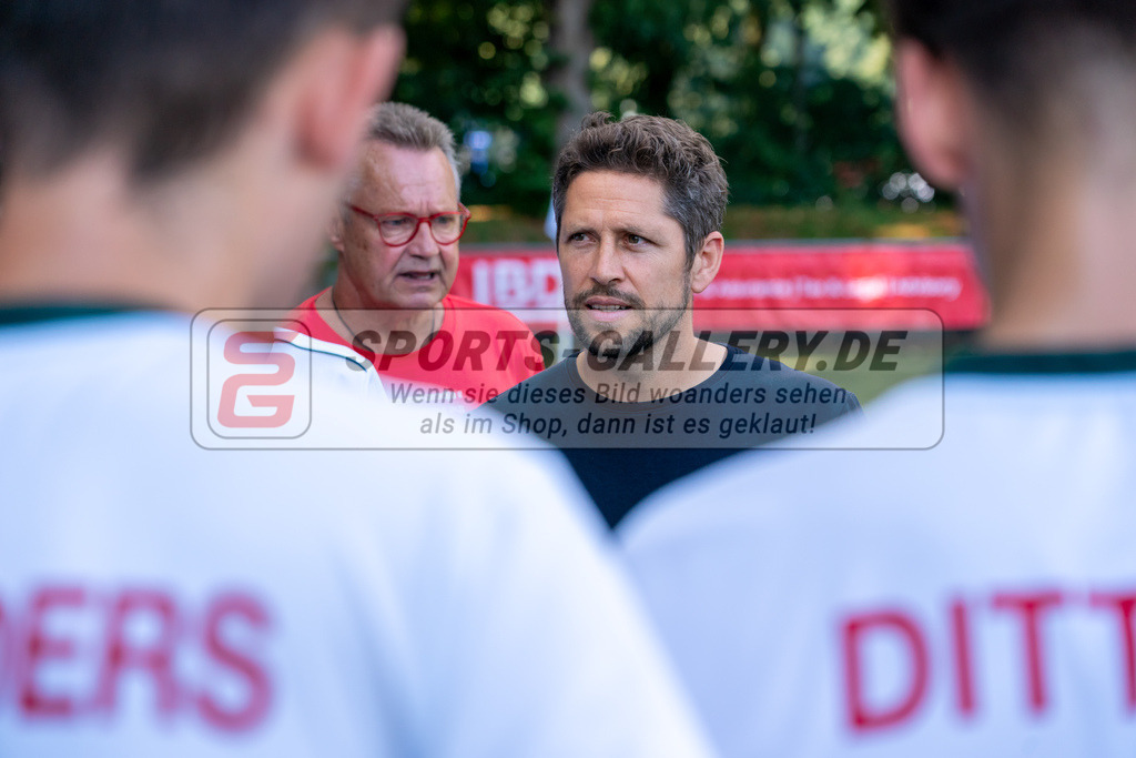 HK_20240907_904616 | 1. Bundesliga Herren RW Köln - Crefelder HTC am 7.9.2024 RW Köln, Köln , Ronan Gourmley ( Trainer Crefelder HTC )