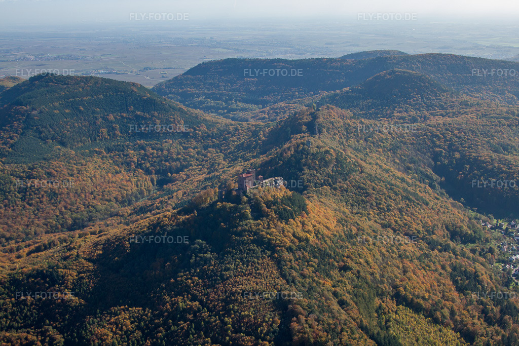 Luftbild: Burg Trifels in Annweiler am Trifels im Bundesland Rheinland-Pfalz in Deutschland. Foto: IMG_34643.jpg vom 26.10.2010 durch Werner Riehm/FLY-FOTO.de