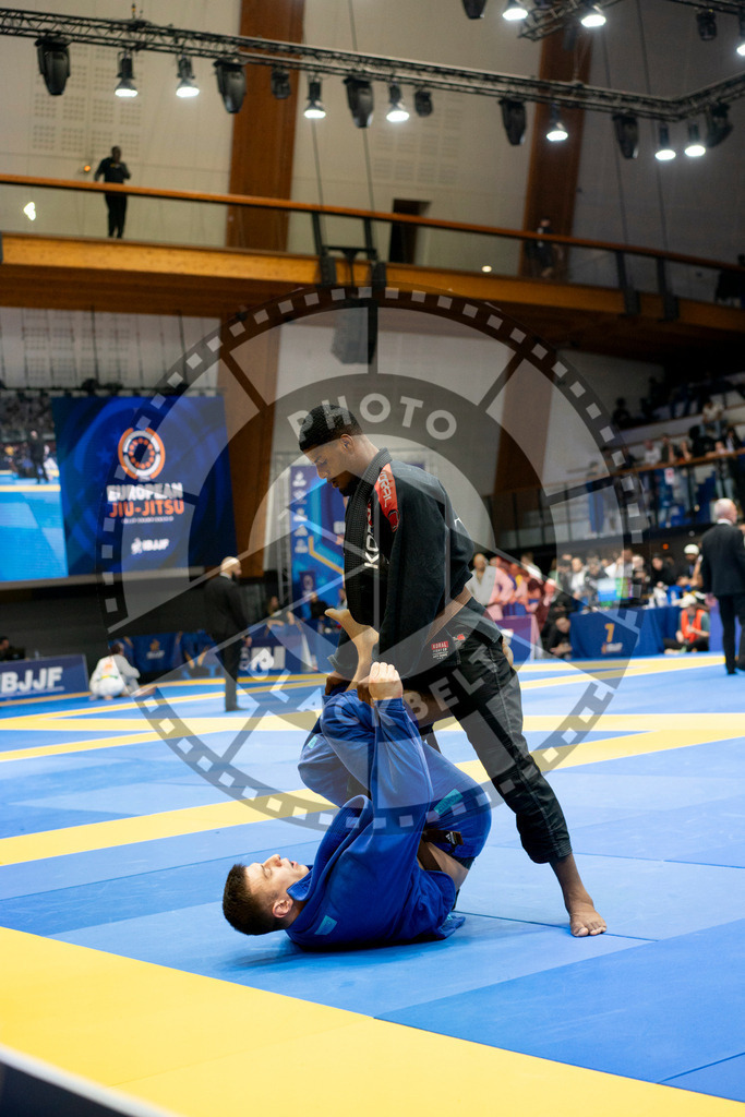 20240124PBB04697 | Fighters compete during the second day of the IBJJF European Championship in Paris, France, on January 24, 2024.