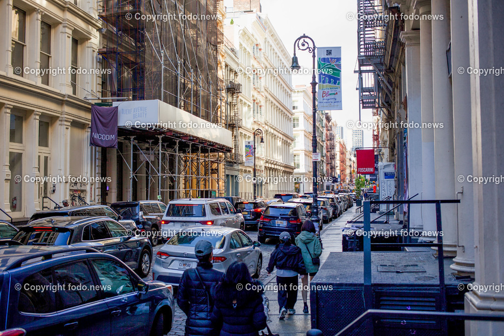 Vereinigte Staaten von Amerika_ USA_ New York City_ NYC_ 20.05.2024-46 | 20.05.2024, Vereinigte Staaten von Amerika, USA, New York City, NYC im Bild diverse Stadtansichten New York City, Wolkenkratzer, Essen, U-Bahn, Menschen, Stadion, Baseball, Yankees, Mets, Manhatten, East River, Trump, Macy, Verkehr, AutosNew York City ist eine Weltstadt an der Ostkueste der Vereinigten Staaten. Sie liegt im Bundesstaat New York und ist mit rund 8,8 Millionen Einwohnern die bevoelkerungsreichste Stadt des Landes.Quelle: Wikipedia