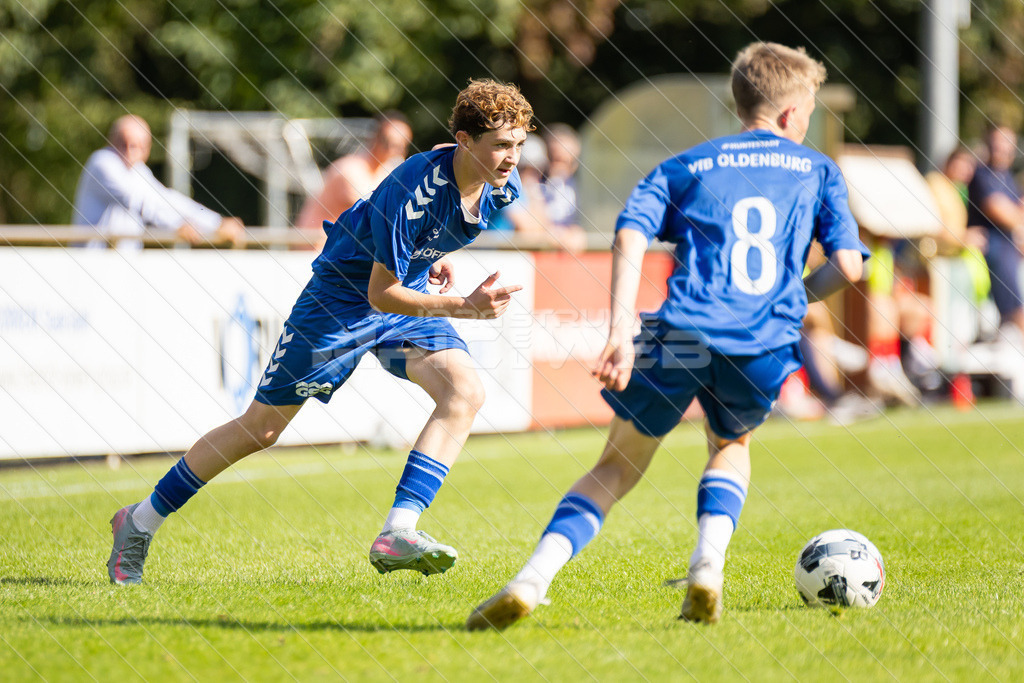 20250920_Picselweb-Fotografie_1R3_0631 | JFV D/A &amp; Stade - VfB Oldenburg0:1 VfB no70:2 VfB no70:3 VfB JFV Eigentor0:4 VfB no70:5 VfB no71:5 JFV no3 Jaric Jimenez-Voss2:5 JFV no9 Janko Sylvester3:5 JFV no16 Damian Elias Mihro Burekovic - Realisiert mit Pictrs.com