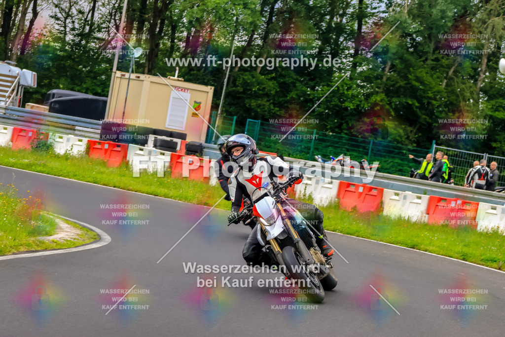 VBK-6331 | Hier findet Ihr Bilder von Touristenfahrten auf der Nürburgring Nordschleife oder von anderen Veranstaltungen die ich besucht habe. Viel Spass beim Durch Schauen 