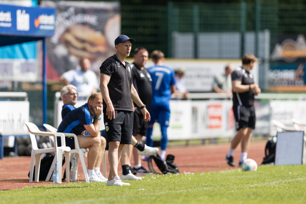 Fußball I Männer I 40. Pfingscup Hollage I 13043 | realhellocedii - Realisiert mit Pictrs.com