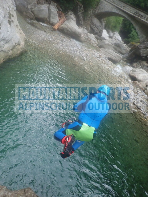 P1040267 | Bestelle die Bilder deines Berg- oder Wasser-Abenteuers mit Mountain Sports bequem von zu Hause aus direkt über unseren Online Fotoshop von pictrs.com. - Realisiert mit Pictrs.com