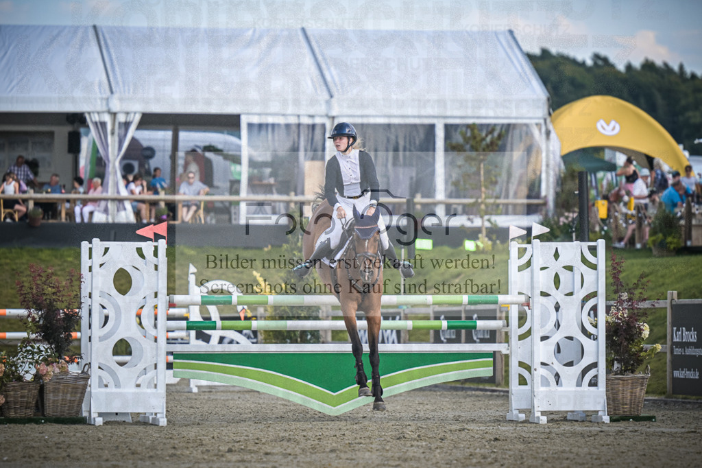 DOS_1316 | Entdecke hochwertige Reitturnierfotos von Foto Oger. Professionell, emotional und authentisch – jetzt Lieblingsmomente im Shop bestellen.Deutschlandweite Turnierfotografie. - Realisiert mit Pictrs.com