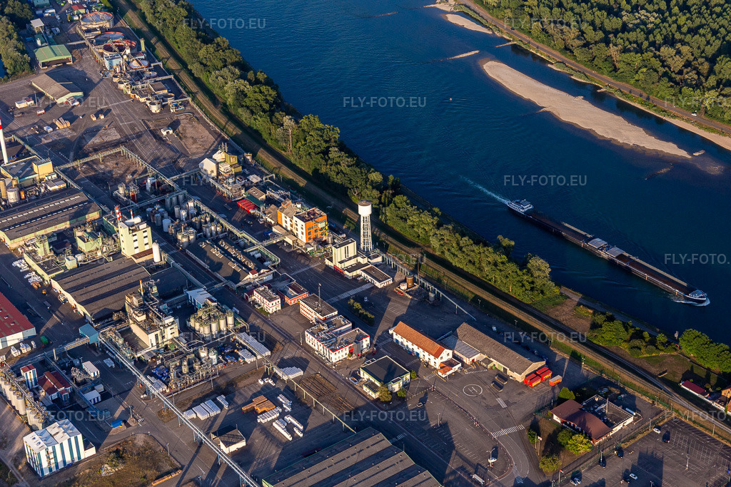Vue aérienne: Additifs pour huile Evonik à Lauterbourg dans le département Bas Rhin, France. Photo: IMG_121032.jpg prise le 23/07/2020 par Werner Riehm/FLY-FOTO.euRésolution de l'original: 5472 x 3648 px