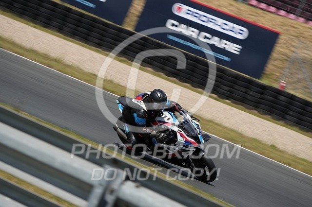 2025_06_19_PBK_14581 | Sportfotografie; SlowMotion; Video; Rennstrecke; Hafeneger; Speer; Racing; RSE; BMW; CBO; Trackday; Motorsportarena; Hockenheimring; Brno; Most; Barcelona; Valencia