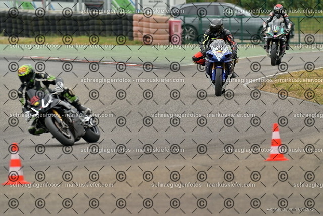 25bt05-1410 | markuskiefer.com - Realisiert mit Pictrs.com