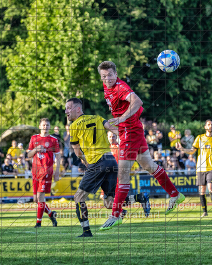 20250620_194641_0357-Bearbeitet | #,TV Eybach (rot) vs. TSV Ottenbach (gelb), Fussball, Relegationsfinale in Kreisliga A3 - Bezirk Neckar/Fils, Saison 2024/2025, Eichenbachstadion, Haldenstraße, 73054 Eislingen, 20.06.2025 - 18:30 Uhr,Foto: PhotoPeet-Sportfotografie/Peter Harich