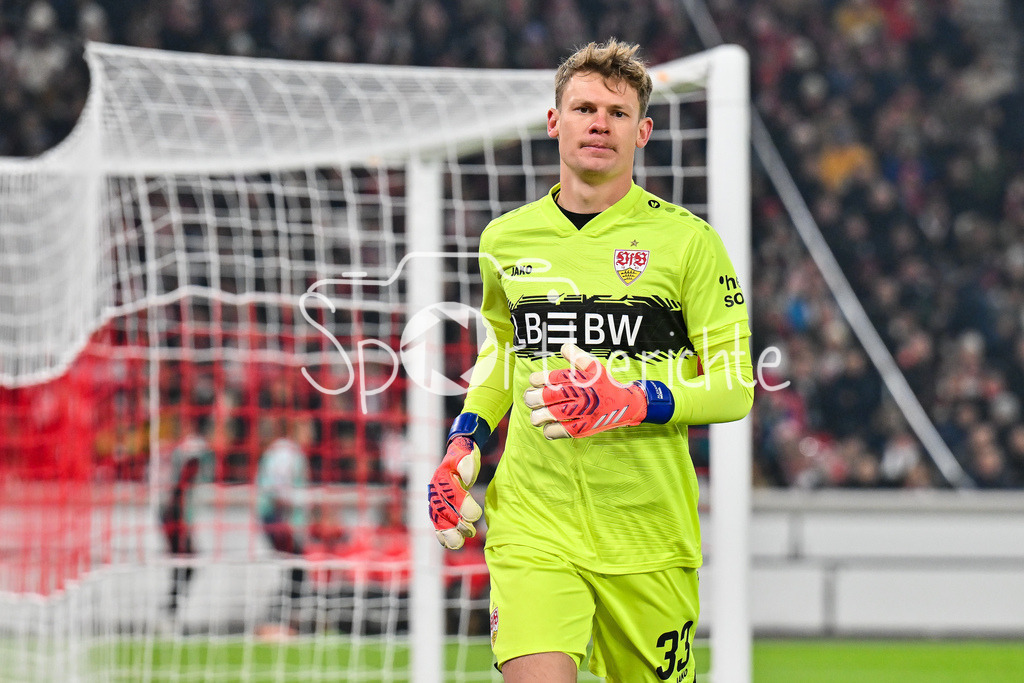 VfB Stuttgart - Feyenoord Rotterdam | STUTTGART, DEUTSCHLAND - 6. NOVEMBER: Alexander NUEBEL (VfB Stuttgart 33) / Einzelfoto / Freisteller beim Ligaspiel zwischen dem VfB Stuttgart und Feyenoord Rotterdam am 4. Spieltag der Europa League in der MHP-Arena am 06.11.2025