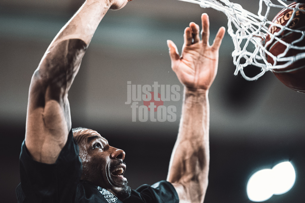 Basketball | Männer | Saison 2023/2024 | easyCredit Basketball Bundesliga | 31. Spieltag | Veolia Towers Hamburg vs. HAKRO Merlins Crailsheim | 30.04.2024 | Tremmell Darden (#10, HAKRO Merlins Crailsheim)